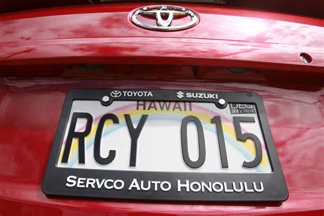 I have heard that people ask the buyer to meet at the dmv to complete the purchase and fill out the registration transfer before completing the sale. . E kokua license plate
